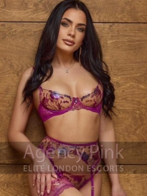 Playful escort Frankie showing off her gorgeous natural features Picture 2