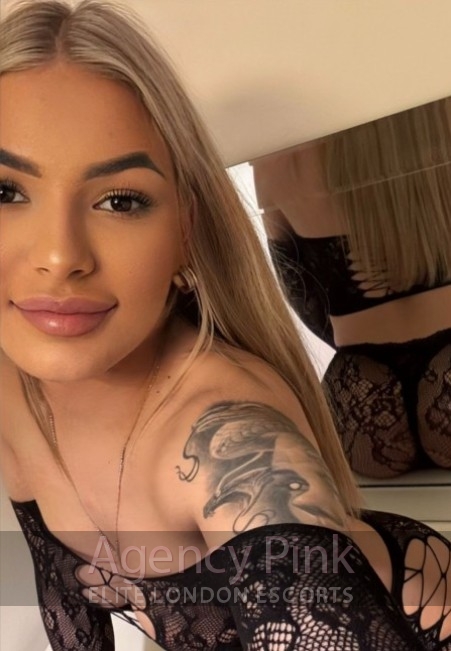 Top call-girl Josephine looking beautiful in her recent selfie